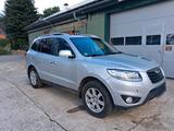 Hyundai SantaFe 2.2 CRDI 4WD - Hyundai SANTA FE aus 2011 mit Diesel-Antrieb