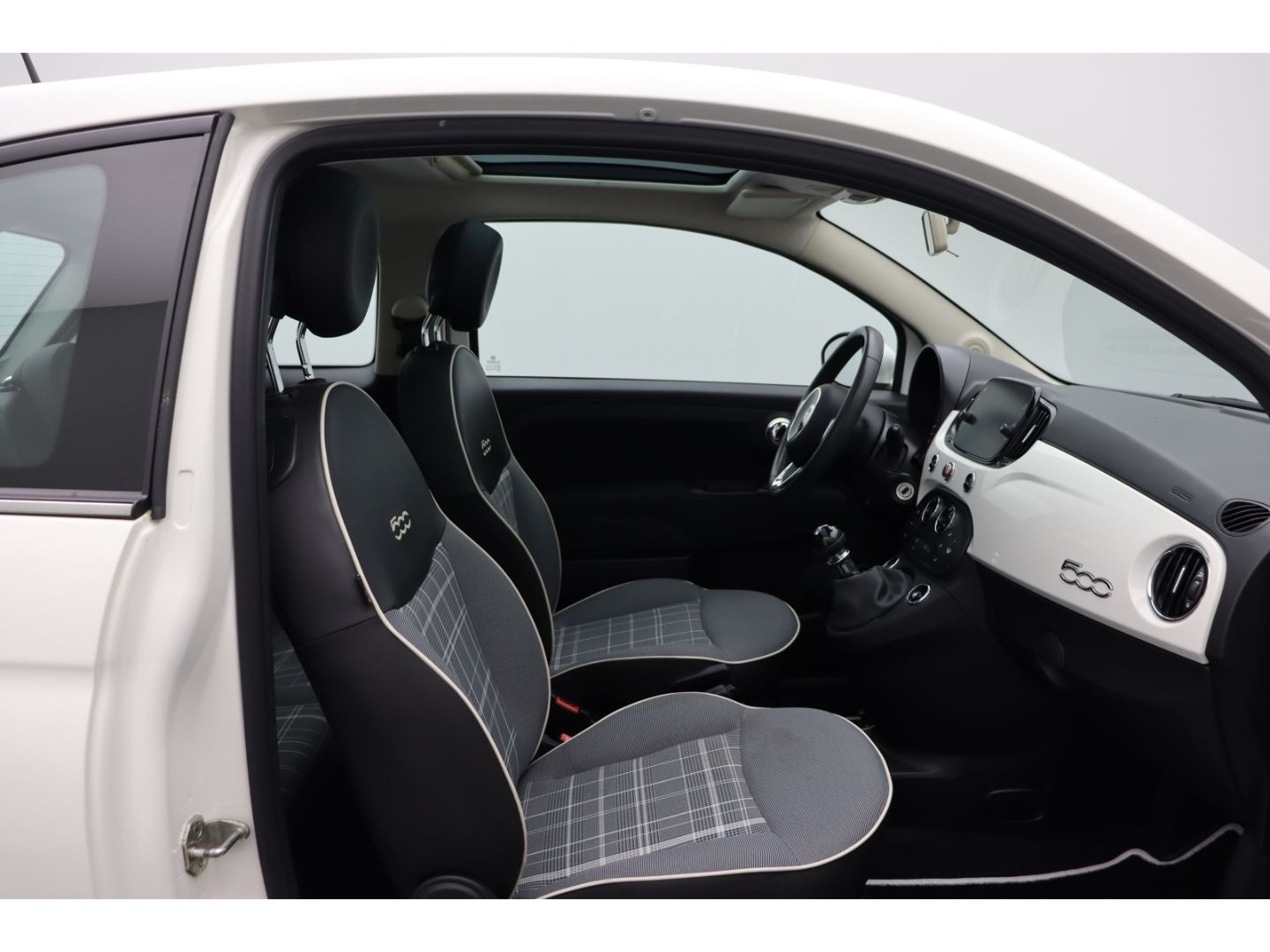 Fahrzeugabbildung Fiat 500 1.2 Lounge AppleCP, Einparkhilfe, Klimaautom