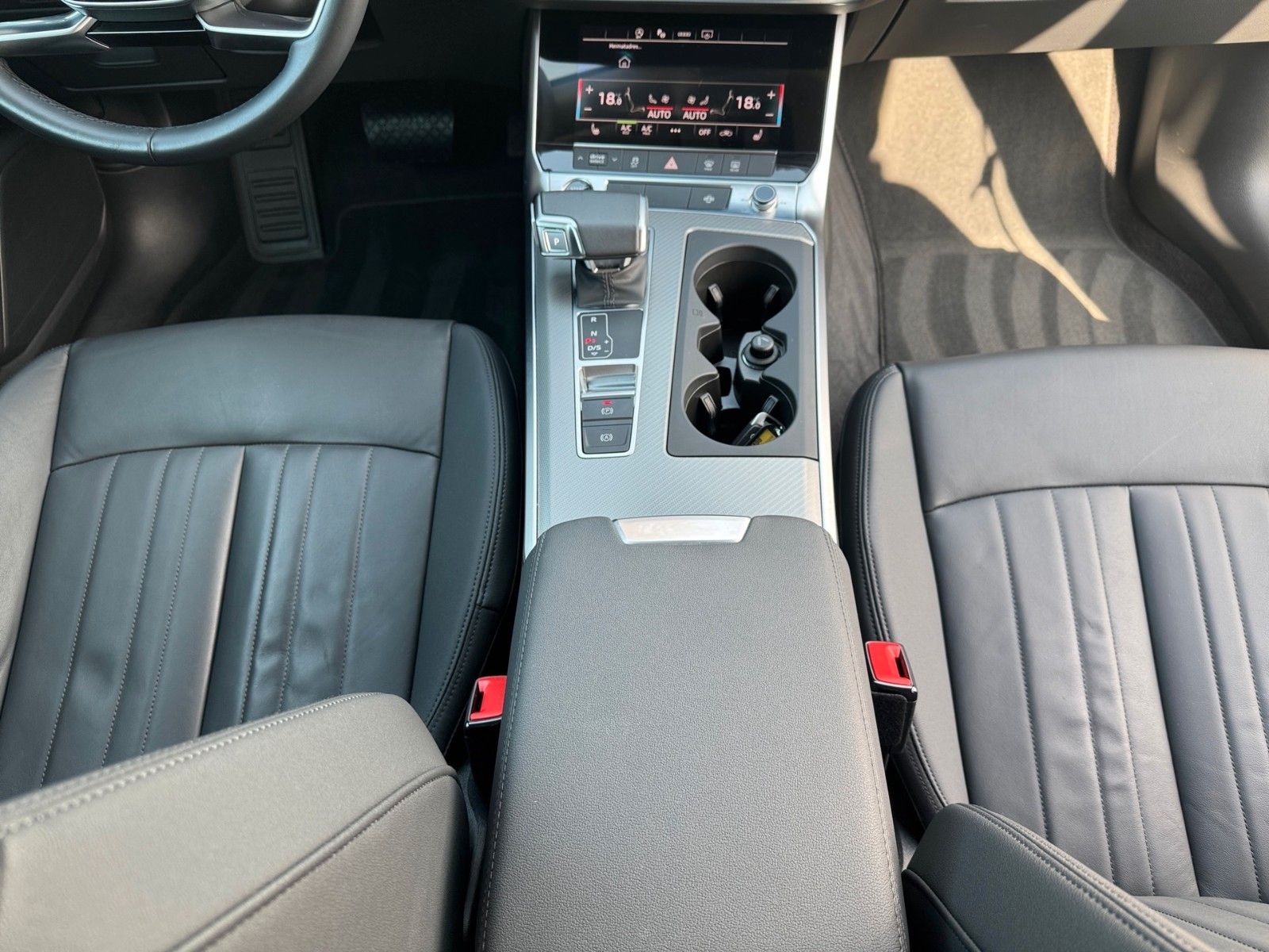Fahrzeugabbildung Audi A6 Avant Design 40 TDI quattro S tronic