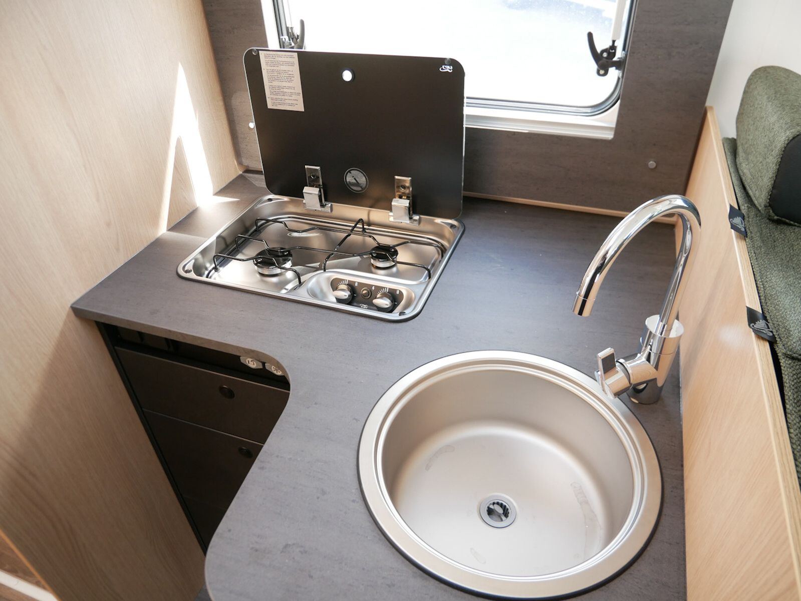 Fahrzeugabbildung Sunlight Adventure T 68 Hubbett, Automatik