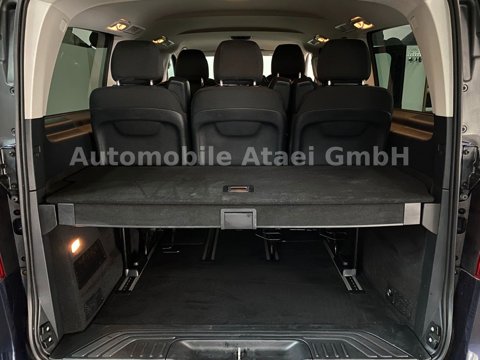 Fahrzeugabbildung Mercedes-Benz V 220 d lang Edition Sport-Paket KAMERA (4459)