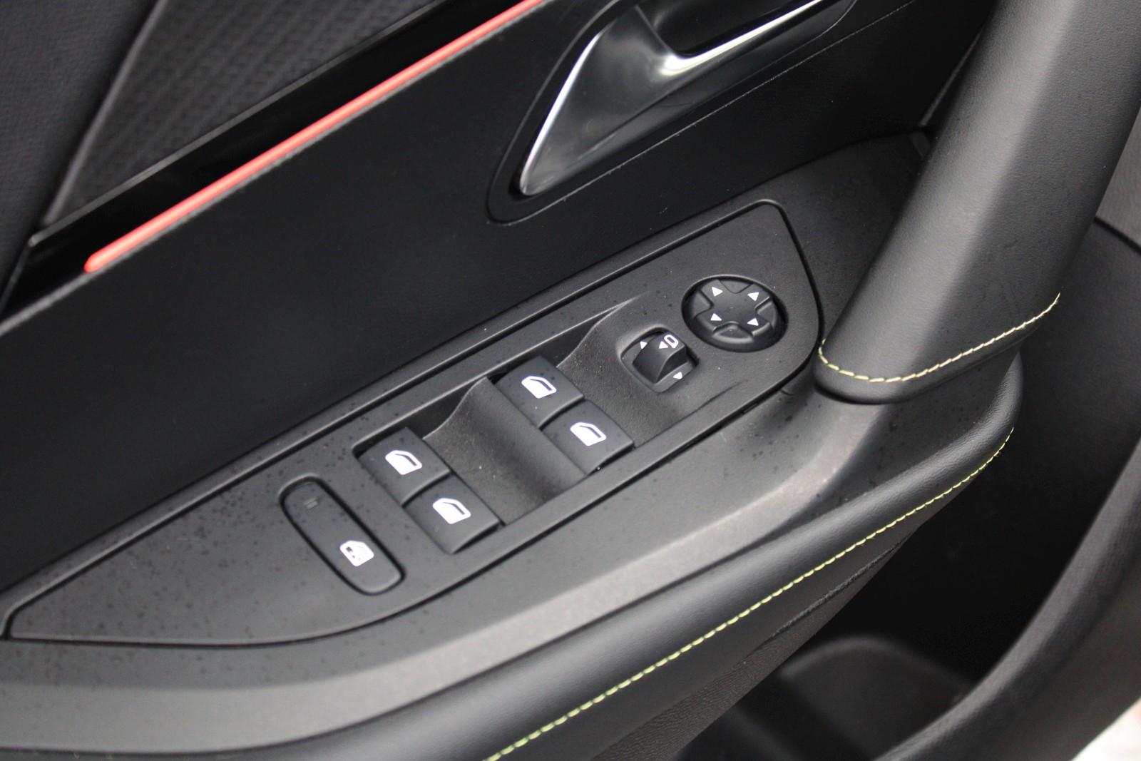 Peugeot 2008 GT-Line *1.Hand*Inspektion Neu*Leder*Kamera, миниатюра 6
