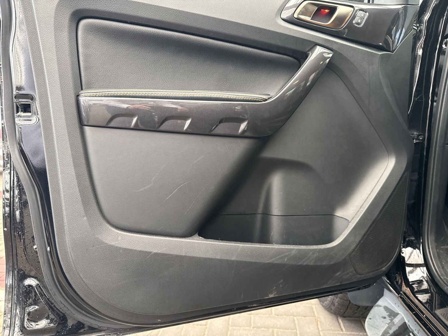 Fahrzeugabbildung Ford Ranger Wildtrak DoKa 4x4 AHK Navi Leder LED ACC