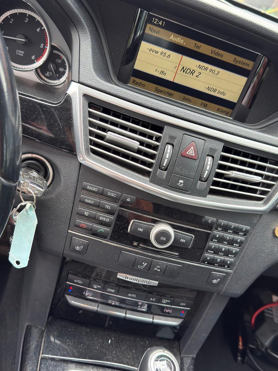 Mercedes-Benz E 220 CDI T BlueEFFICIENCY AVANTGARDE Tüv Neu