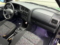 Fahrzeugabbildung Volkswagen Golf III 1.6 / 17" BBS Felgen Sportauspuff