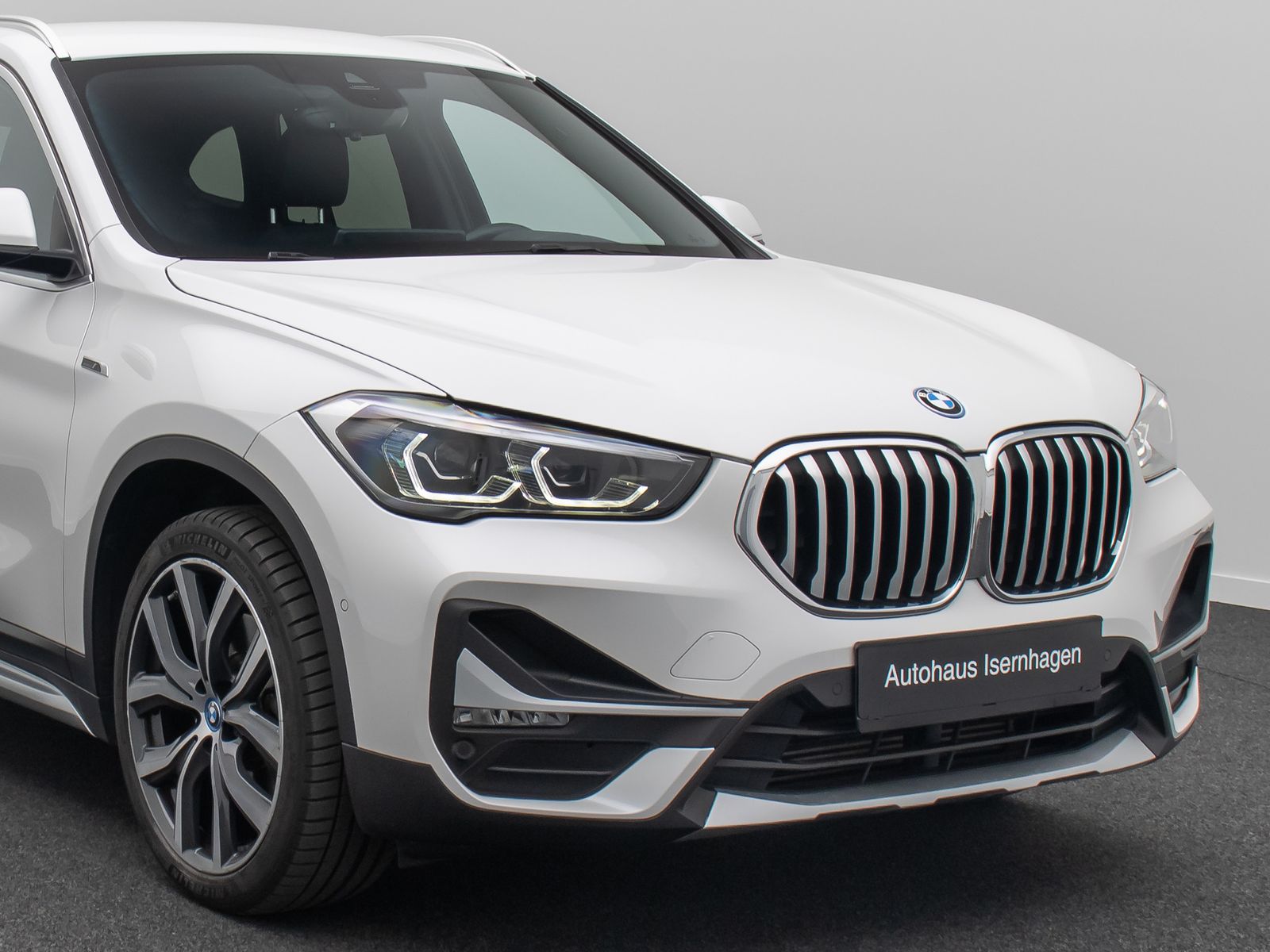 Fahrzeugabbildung BMW X1 xD25e xLine HUD Navi+ HiFi DAB Kamera 19Zoll