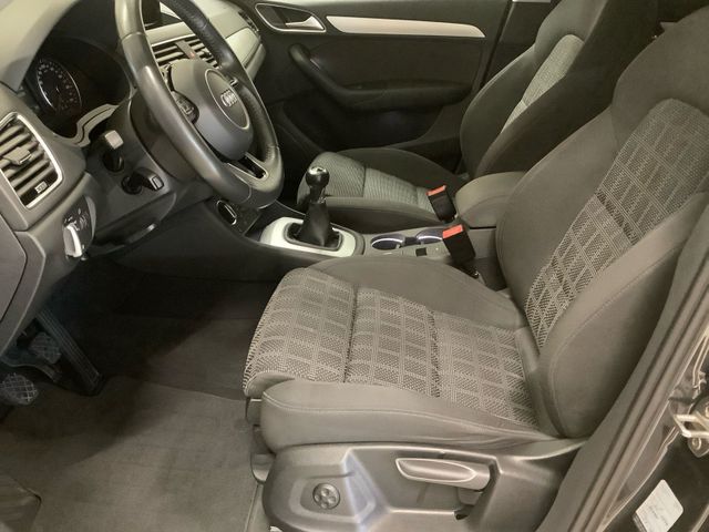 Q3 sport 1.4 TFSI cod 6-Gang,AHZV,Navi