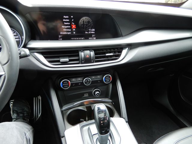 Fahrzeugabbildung Alfa Romeo Stelvio 2.2 Diesel Super Q4 Veloce Pak. Pano Nav