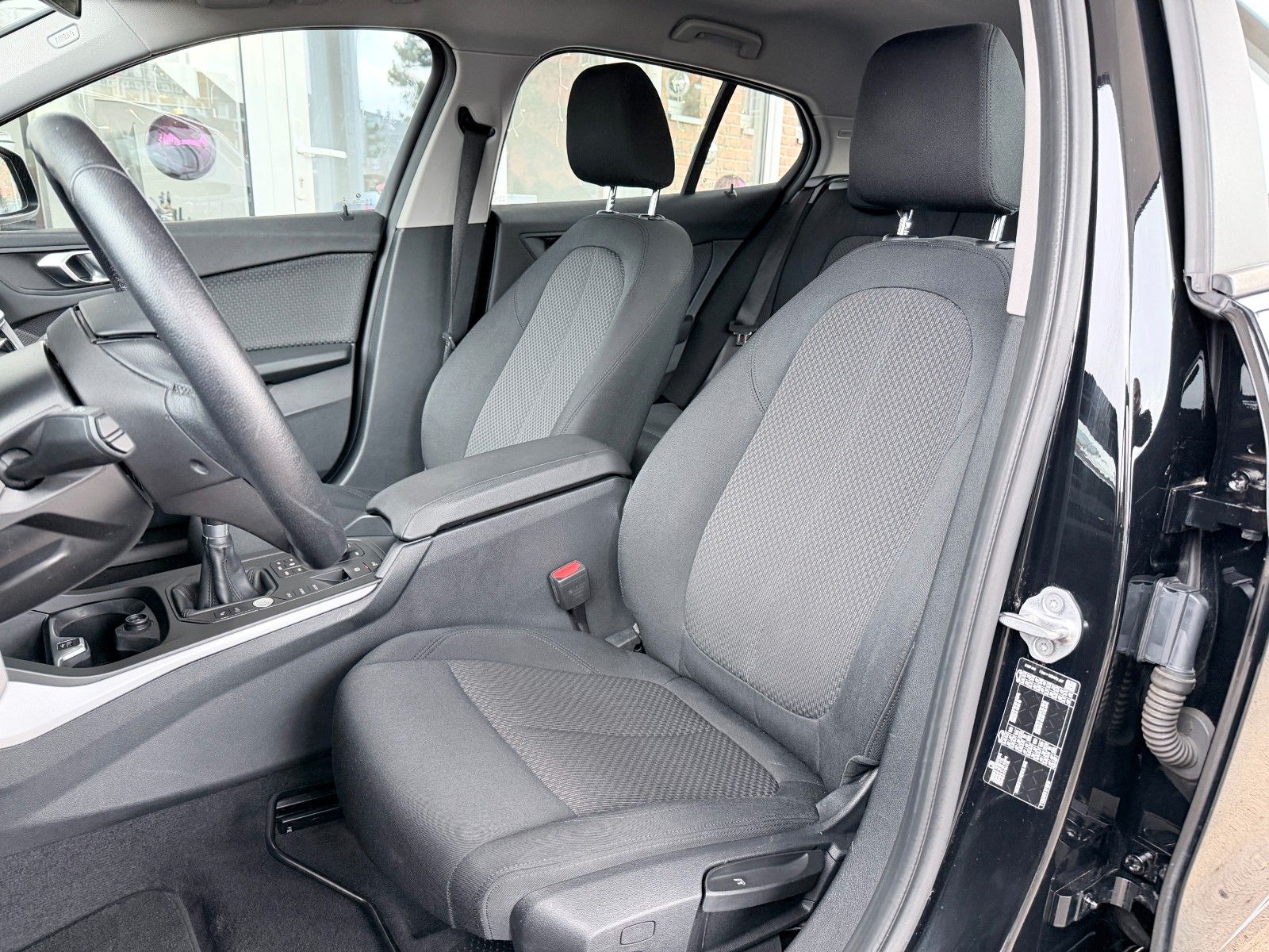 Fahrzeugabbildung BMW 116i Limousine Navi/Bluetooth/PDC/1.Hand