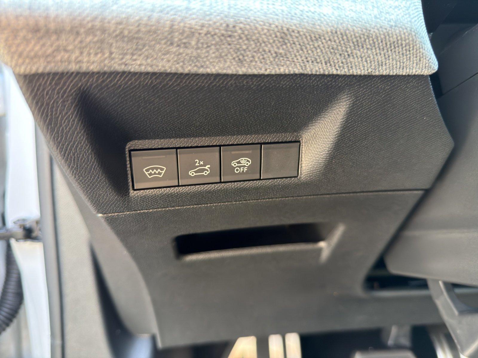 Peugeot 3008 GT 210 Kam.+KeyLess+LED+Navi