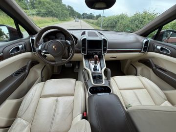 Porsche Cayenne - 10