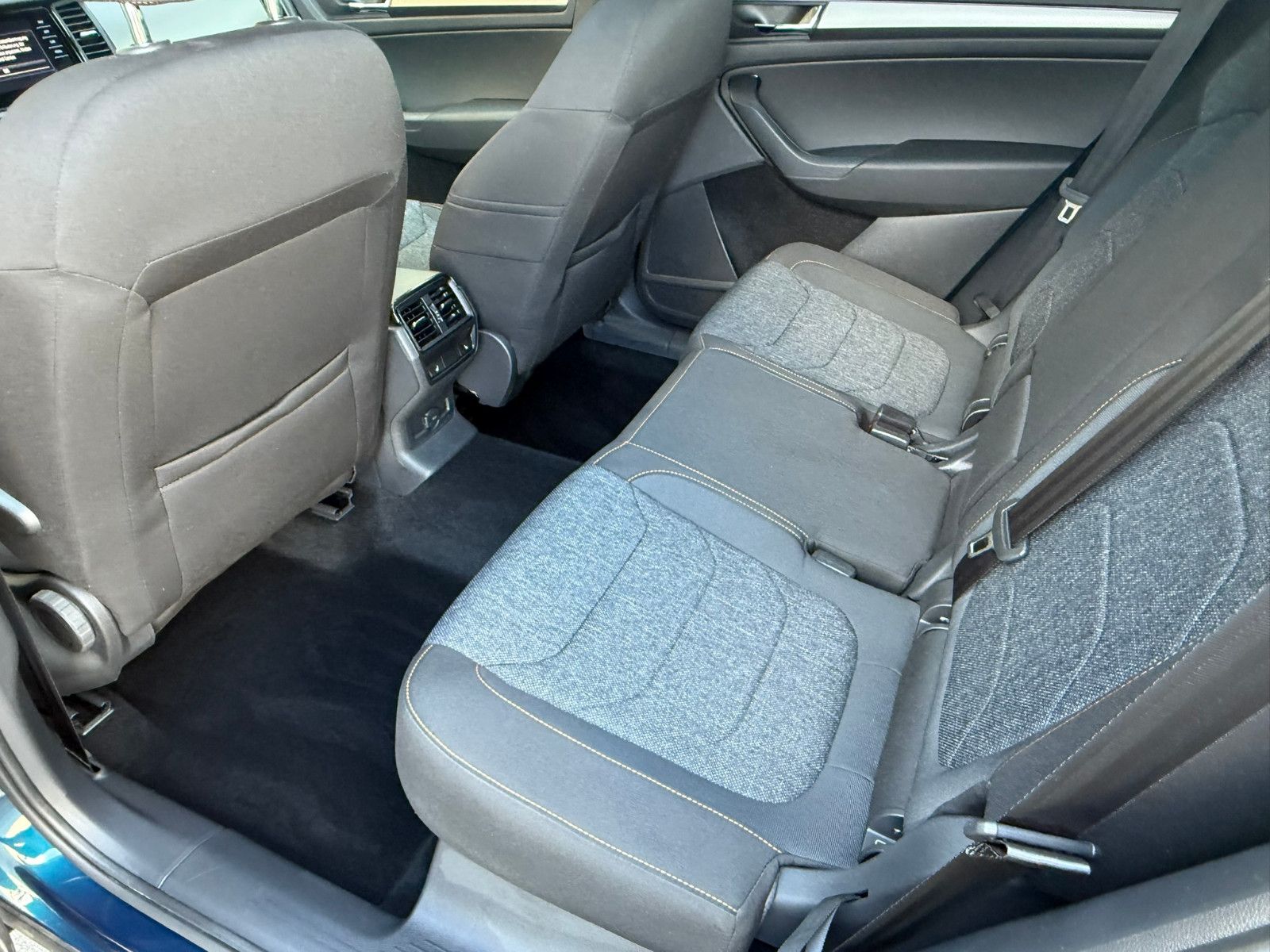 Fahrzeugabbildung SKODA Kodiaq Clever Navi,Sitzh.v+h,Alu,DSG,360°