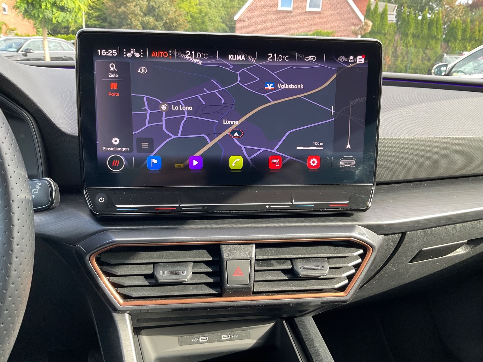 Fahrzeugabbildung CUPRA Leon 1.5 eTSI DSG,Kamera,Navi,VirtualDisplay