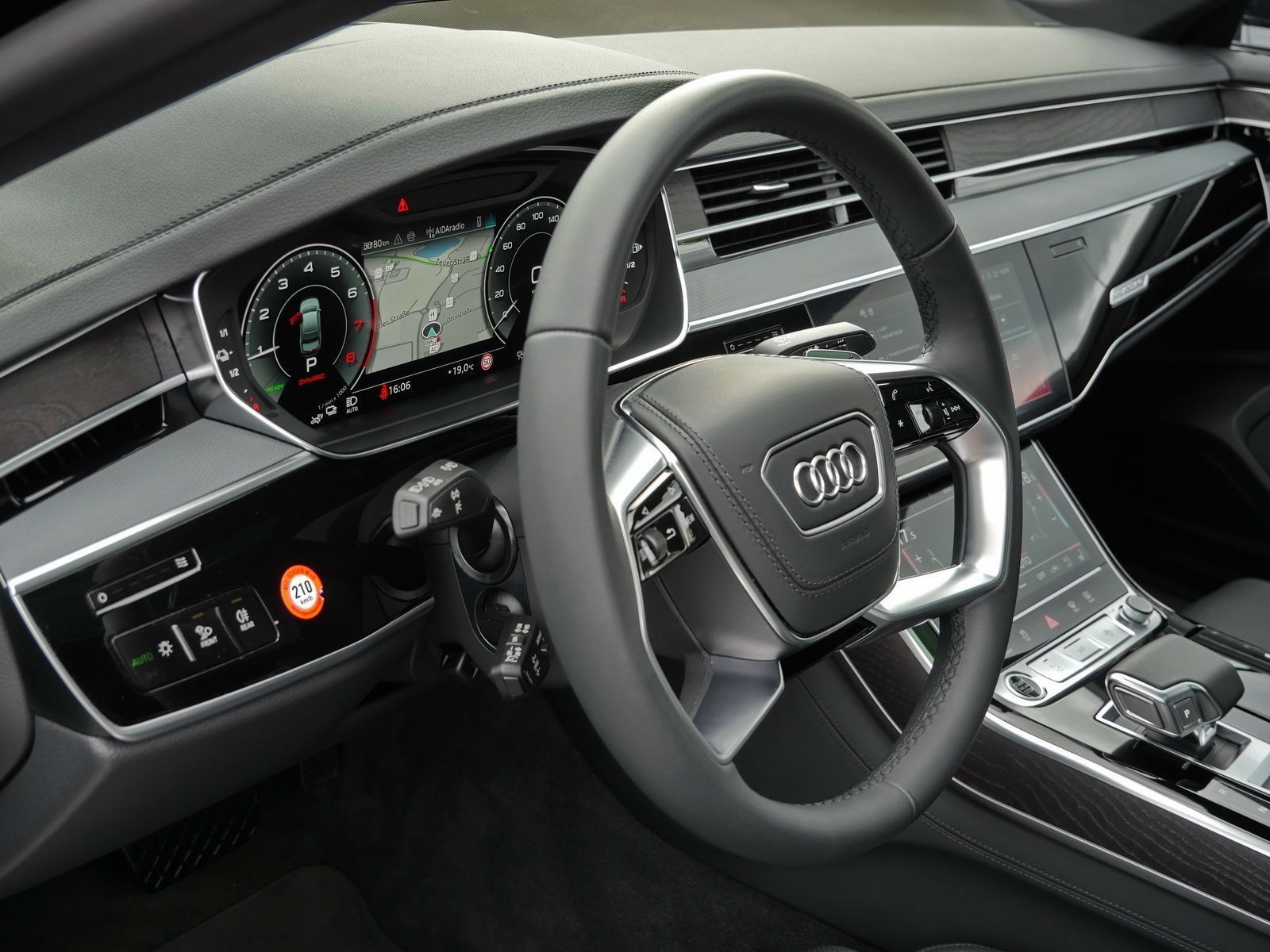 Audi A8 - Bild 21