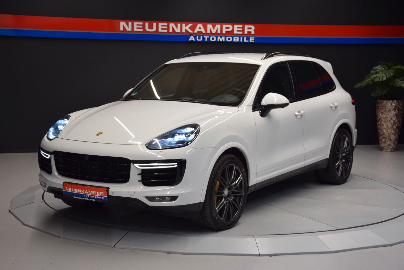 Fahrzeugabbildung Porsche Cayenne Turbo S ACC Luft Sitzbel. s.AGA LED 360°