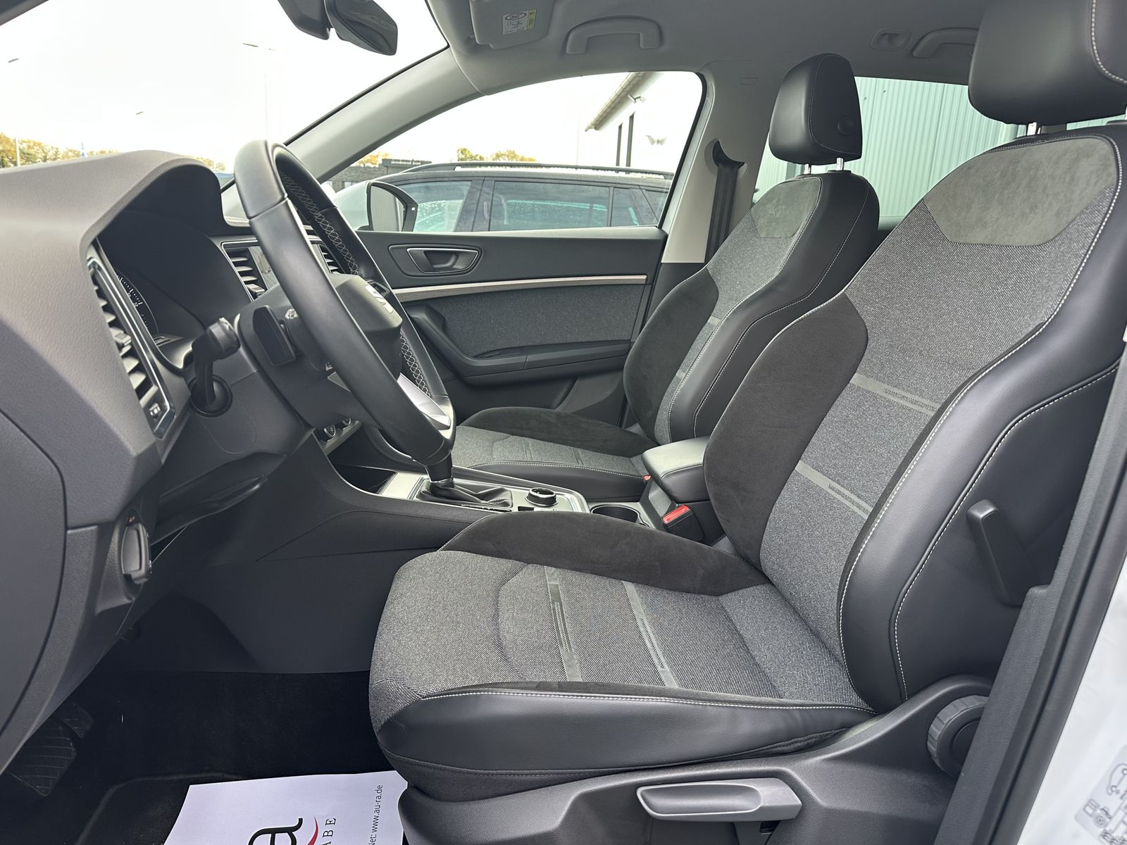 Fahrzeugabbildung SEAT Ateca 2.0 TDI DSG Xperience NAV+LED+BEATS+KAMERA