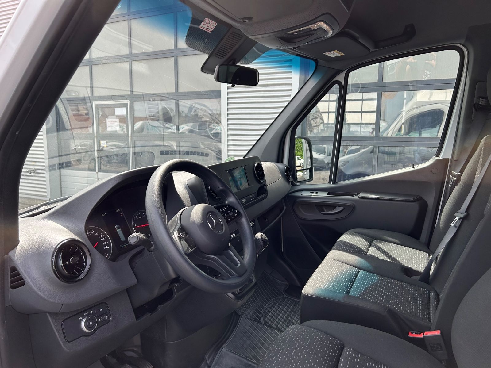 Fahrzeugabbildung Mercedes-Benz Sprinter III Tourer 317 CDI Navi Kamera