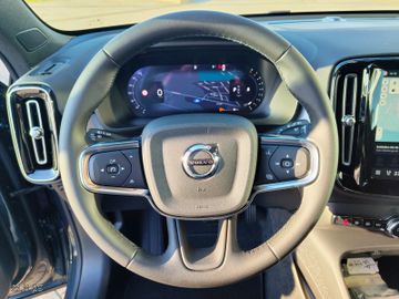 Volvo XC 40 XC40 Core 2WD KLIMA-LED-SHZG-NAVI-FSHZG