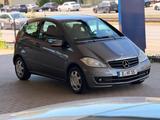 Mercedes-Benz MERCEDES A160 SHZ/KLIMA/TÜV 02/2027 - Mercedes-Benz A 160 in Bochum