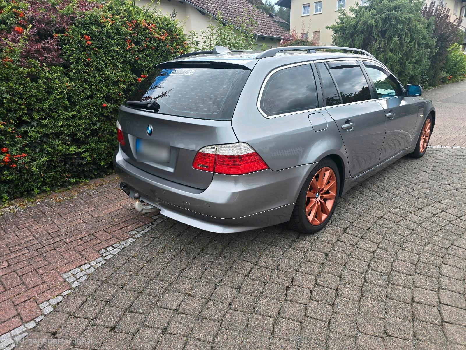 BMW 525 2008 — rear view