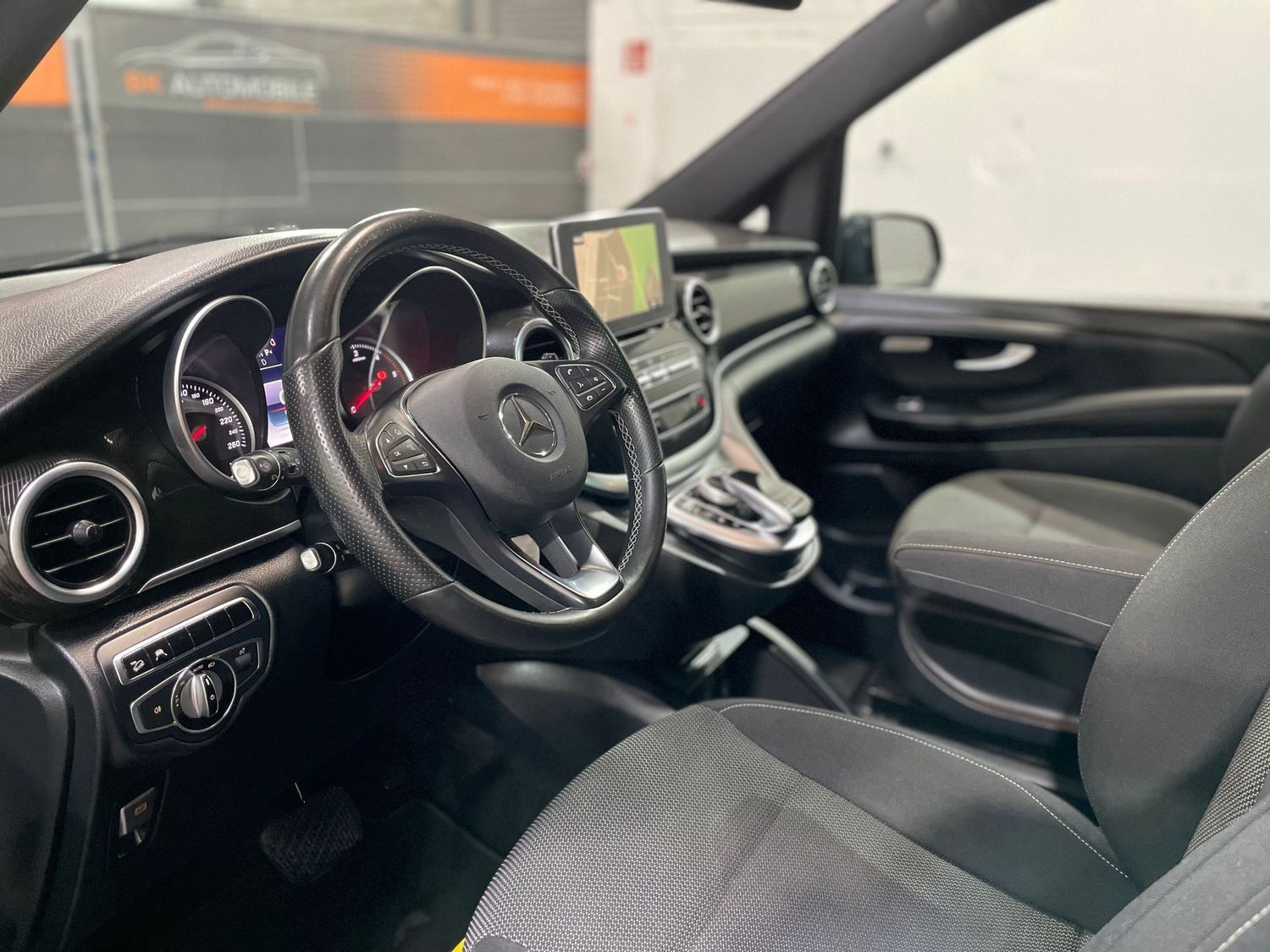 Fahrzeugabbildung Mercedes-Benz V 250 EDITION 4MATIC lang #LED#Pano#2x e-Türen
