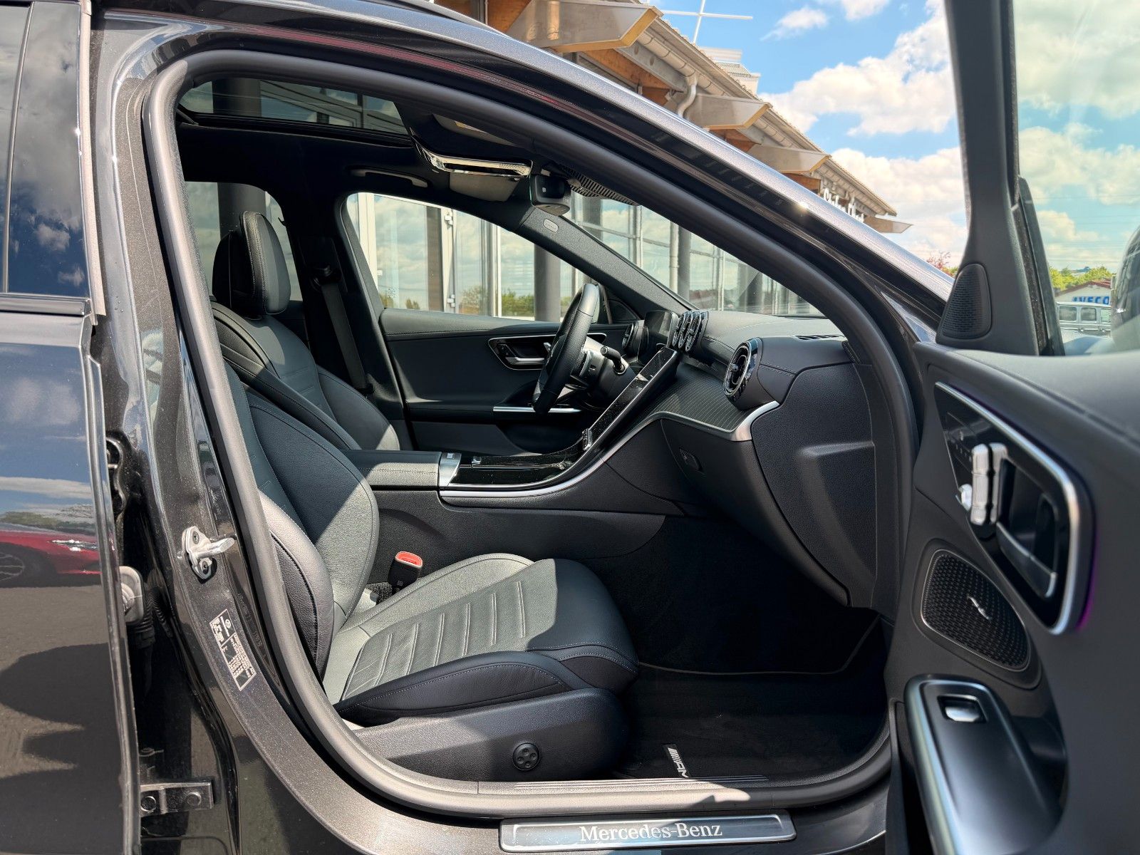 Fahrzeugabbildung Mercedes-Benz C 300d T AMG+Digital+Pano+AHK+Memory+360+HUD