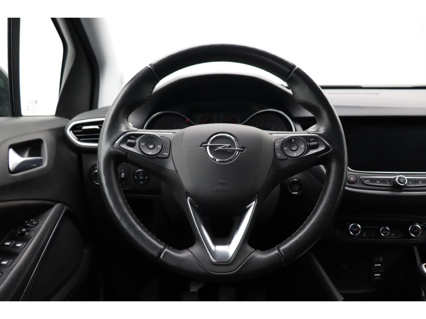 Fahrzeugabbildung Opel Crossland Ultimate 1.2 Totwinkelassistent Alcant