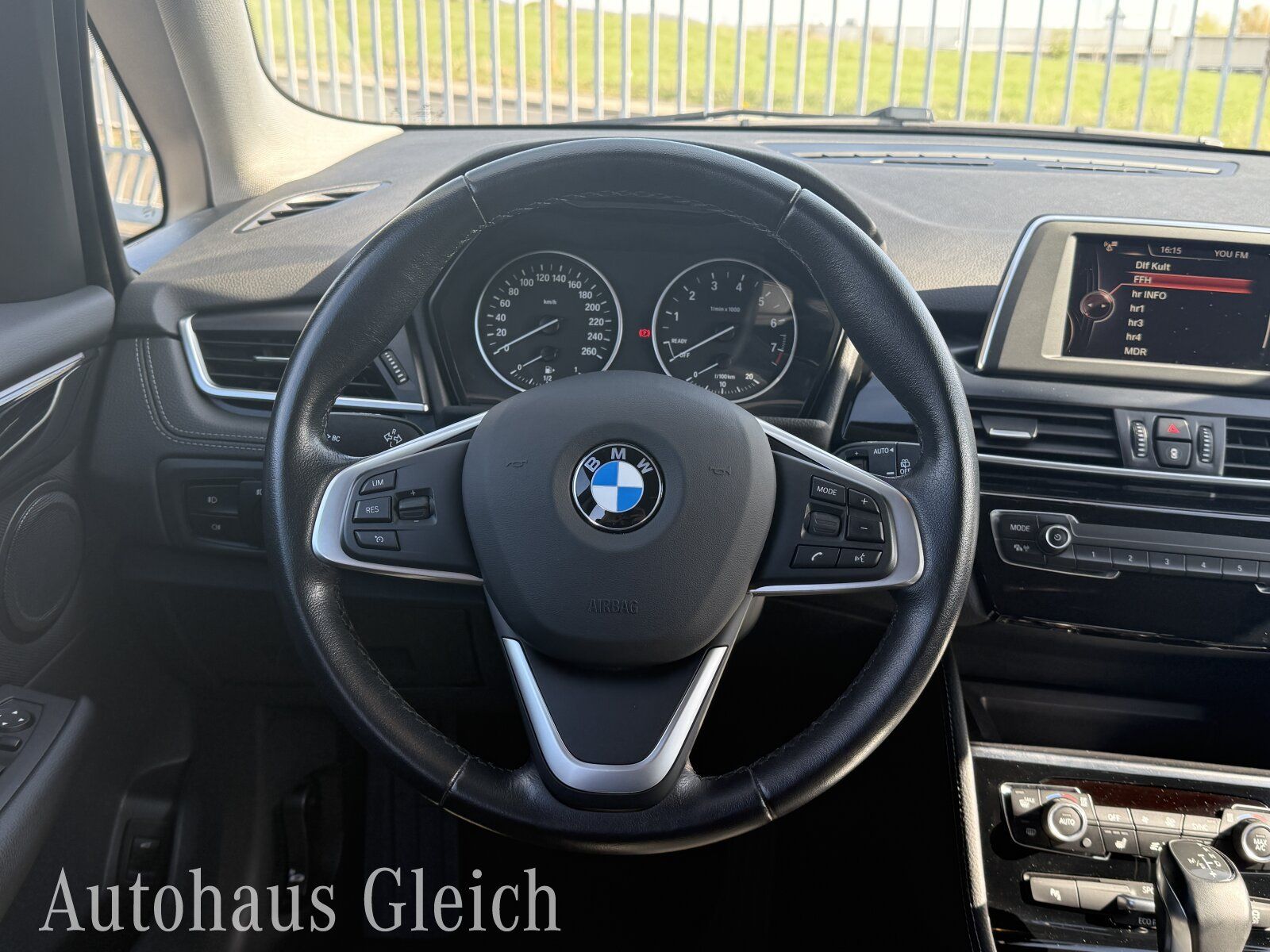 Fahrzeugabbildung BMW 2er Active Tourer - 220i Sport Line Autom./Klima