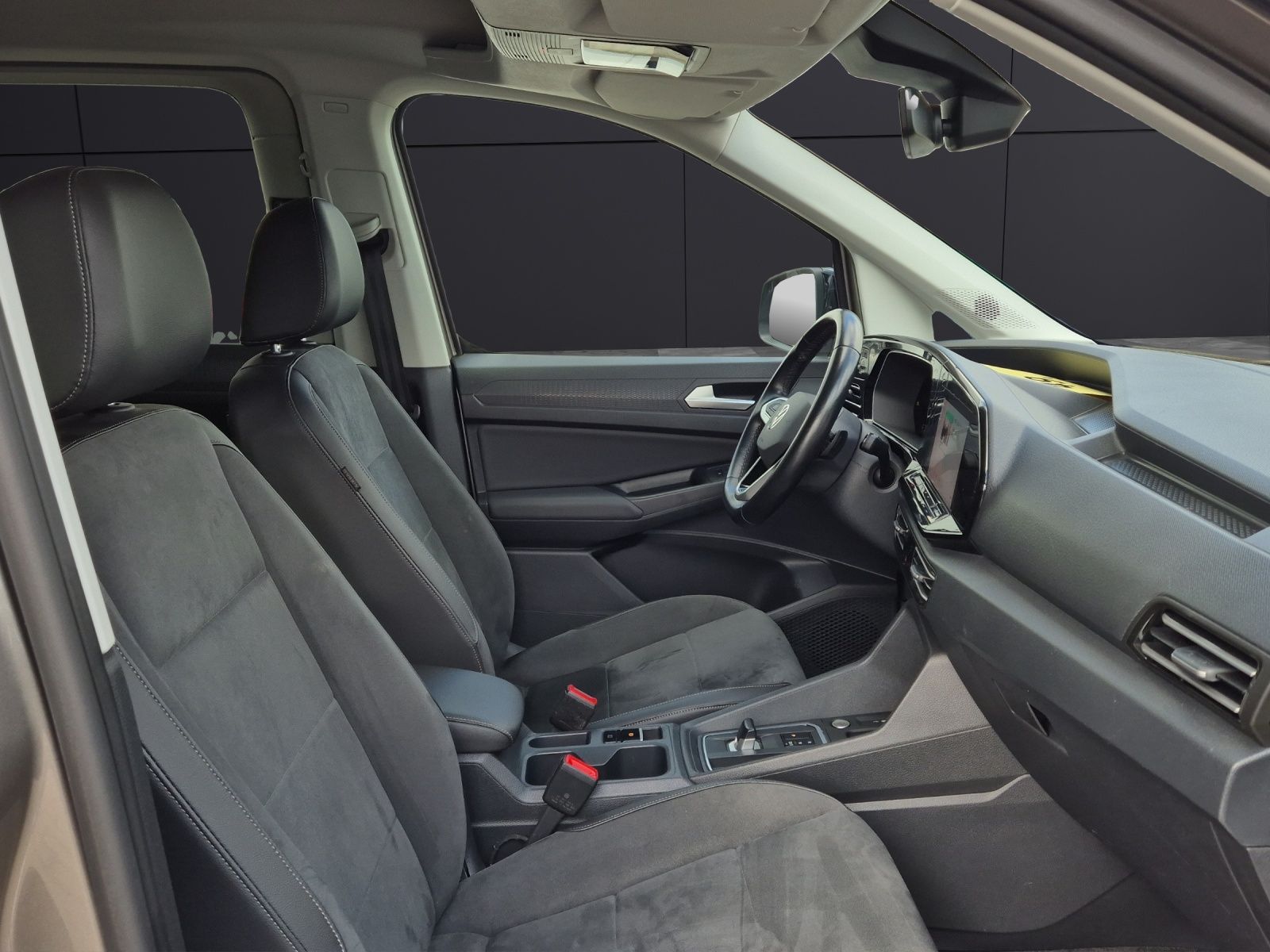 Fahrzeugabbildung Volkswagen Caddy TDI Style Maxi DSG 7-Si LED AHK Navi AID A