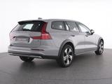 Volvo V60 Cross Country B4 AWD Plus+WINTERPAK+RFK+ - Volvo V60 Cross Country mit Diesel-Antrieb: mit Klimaanlage