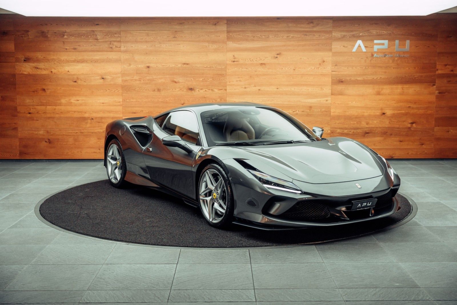 FERRARI F8
