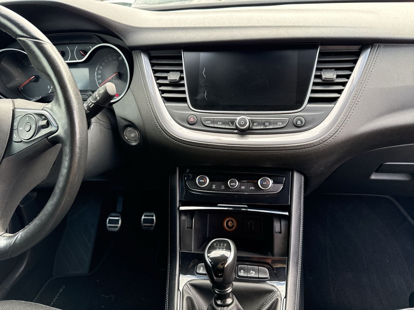 Fahrzeugabbildung Opel Grandland INNOVATION 1.2 Turbo X+ Navi+LED+Dyn.