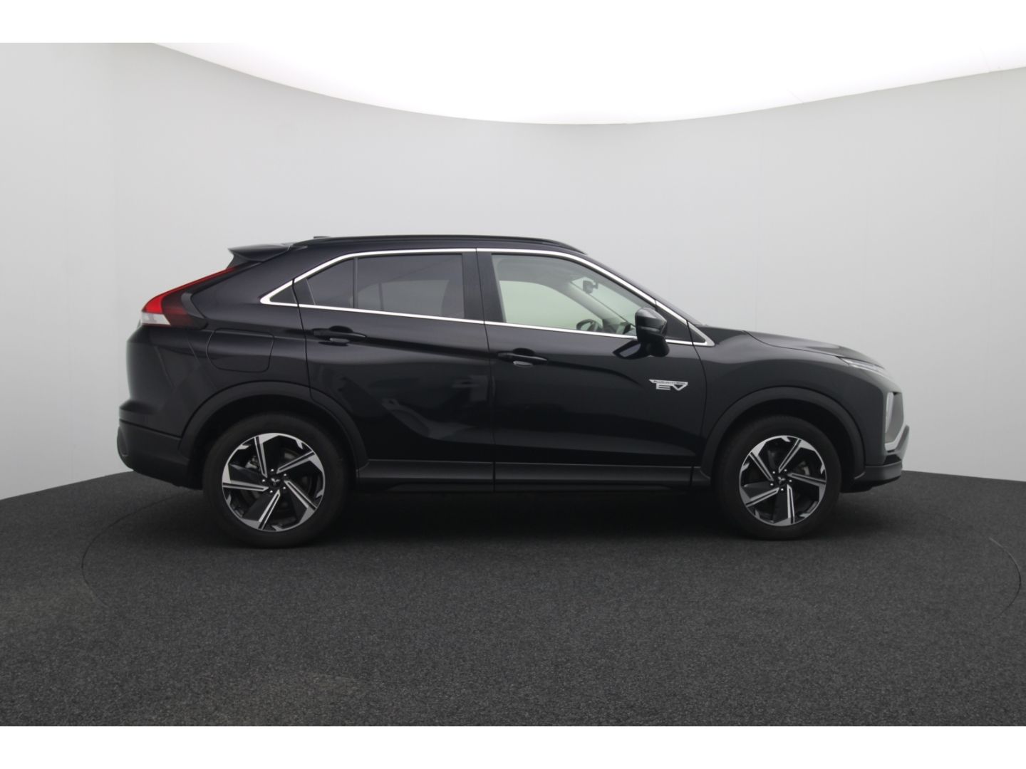 Fahrzeugabbildung Mitsubishi Eclipse Cross 2.4 Basis Hybrid 4WD