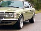 Mercedes-Benz 230 W 123 Coupe, C 230, Oldtimer.