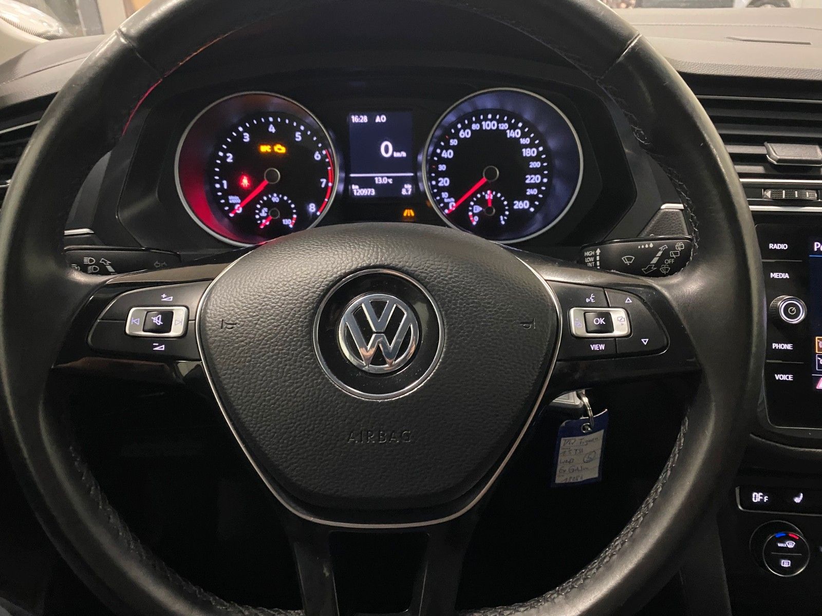 Fahrzeugabbildung Volkswagen Tiguan 1.5 TSI Trendline+NAVIGATION+ALLWETTER+BC