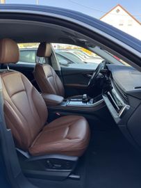 Audi Q8 - 10