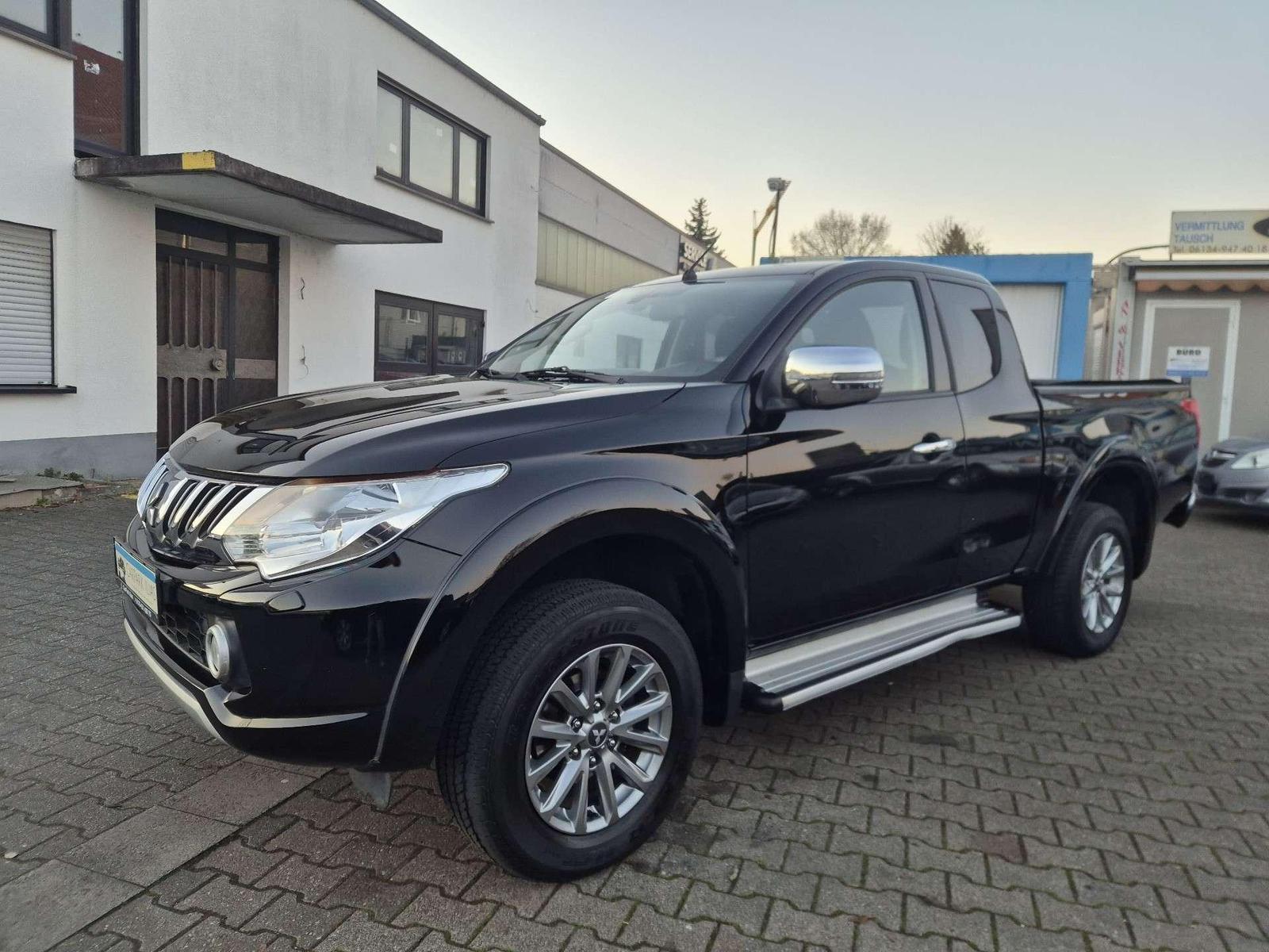 Mitsubishi L200 Plus Club Cab 4WD *AHK 3.0 To. / Top Optik*