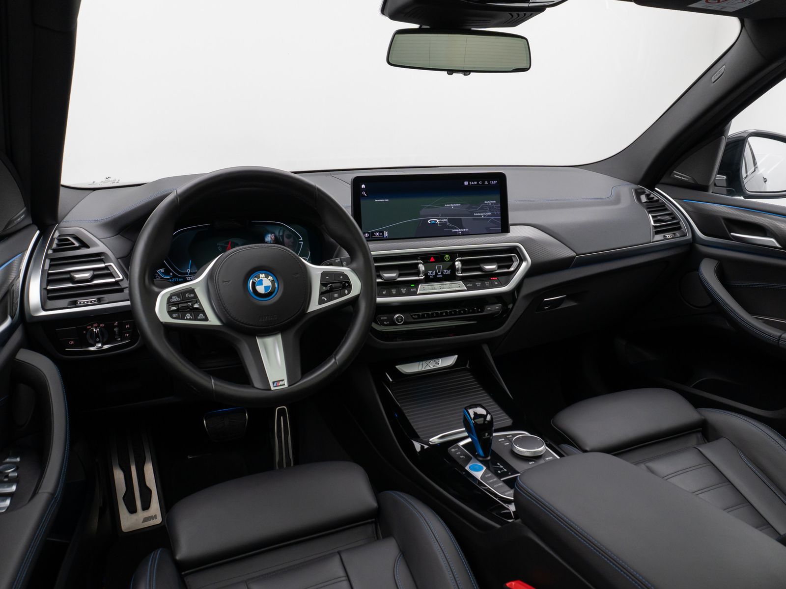 Fahrzeugabbildung BMW iX3 M Sport Impressive Panorama 360° HUD DAB H/K