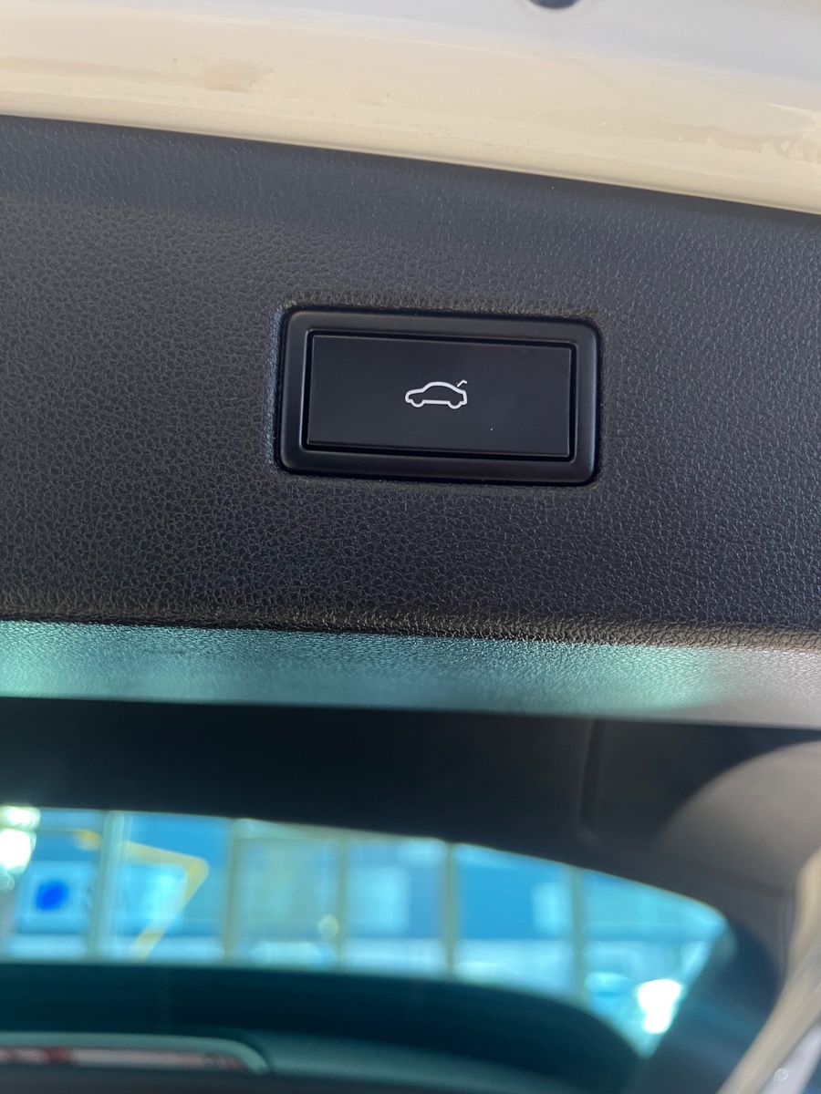 Fahrzeugabbildung Volkswagen Tiguan Highline DSG 4Motion R LINE VIRTUAL*PANO*