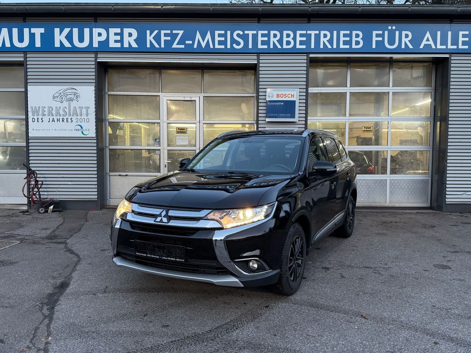 MITSUBISHI Outlander