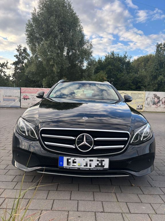 Image of Mercedes-Benz E 220