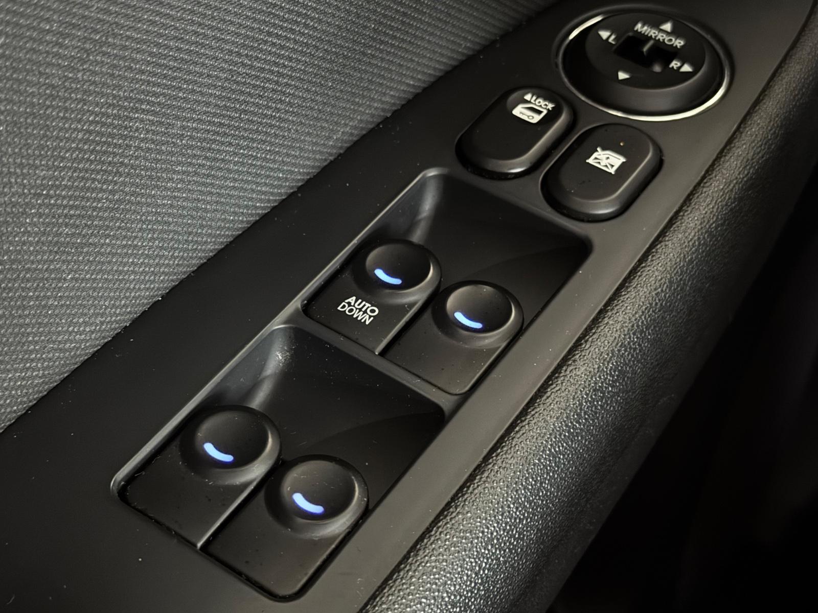 Hyundai i30 2012 — photo 12