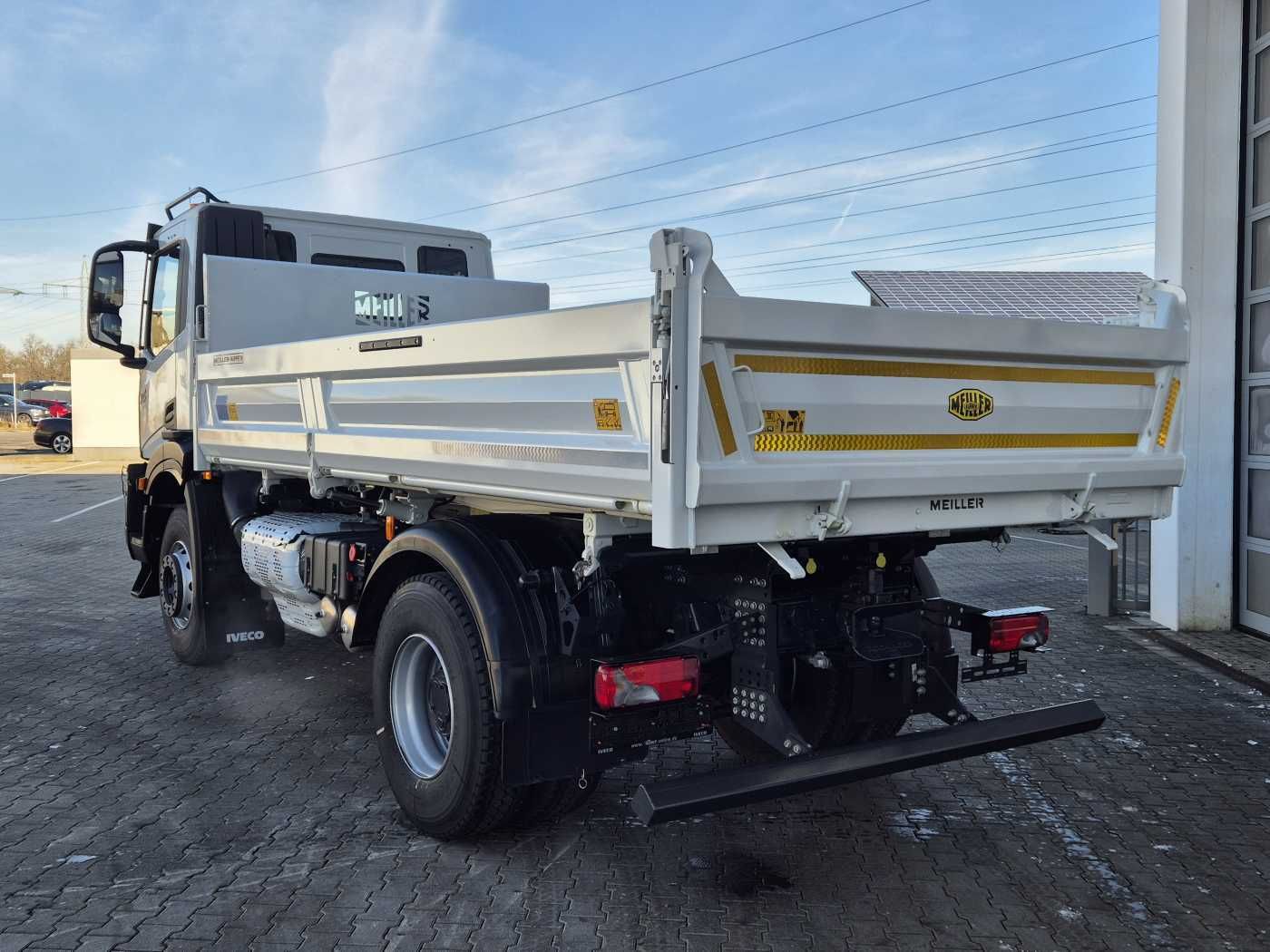 Fahrzeugabbildung Iveco X-Way AD200X40 HR OFF Meiller Bordmatic AHK DAB