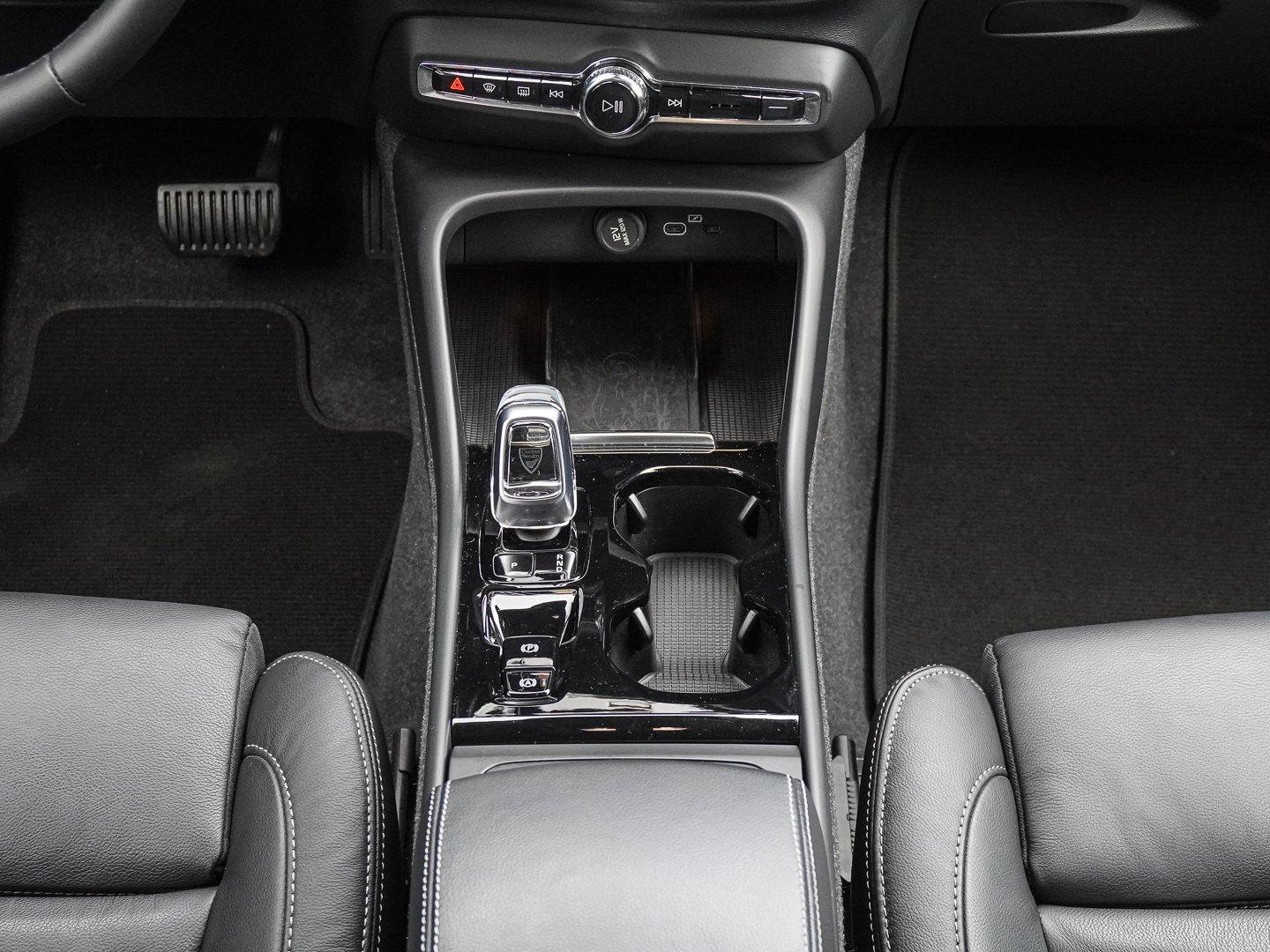 Volvo XC40 B4 B Plus Dark 360° H&K 19ZOLL MEMORY PILOT, миниатюра 14