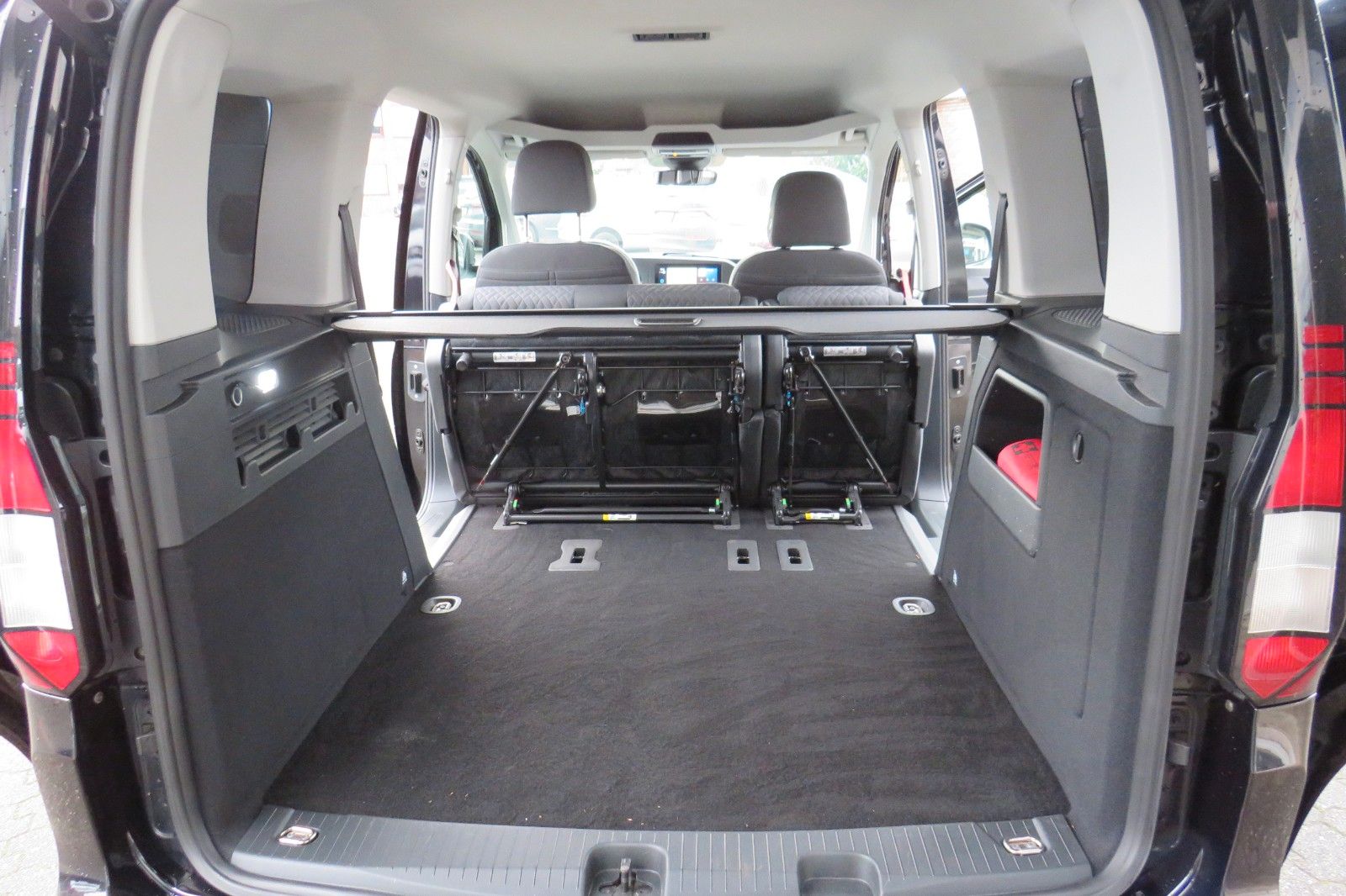 Fahrzeugabbildung Volkswagen Caddy Life DSG NAVI PDC SITZHEI. 1.H NEUES MODEL