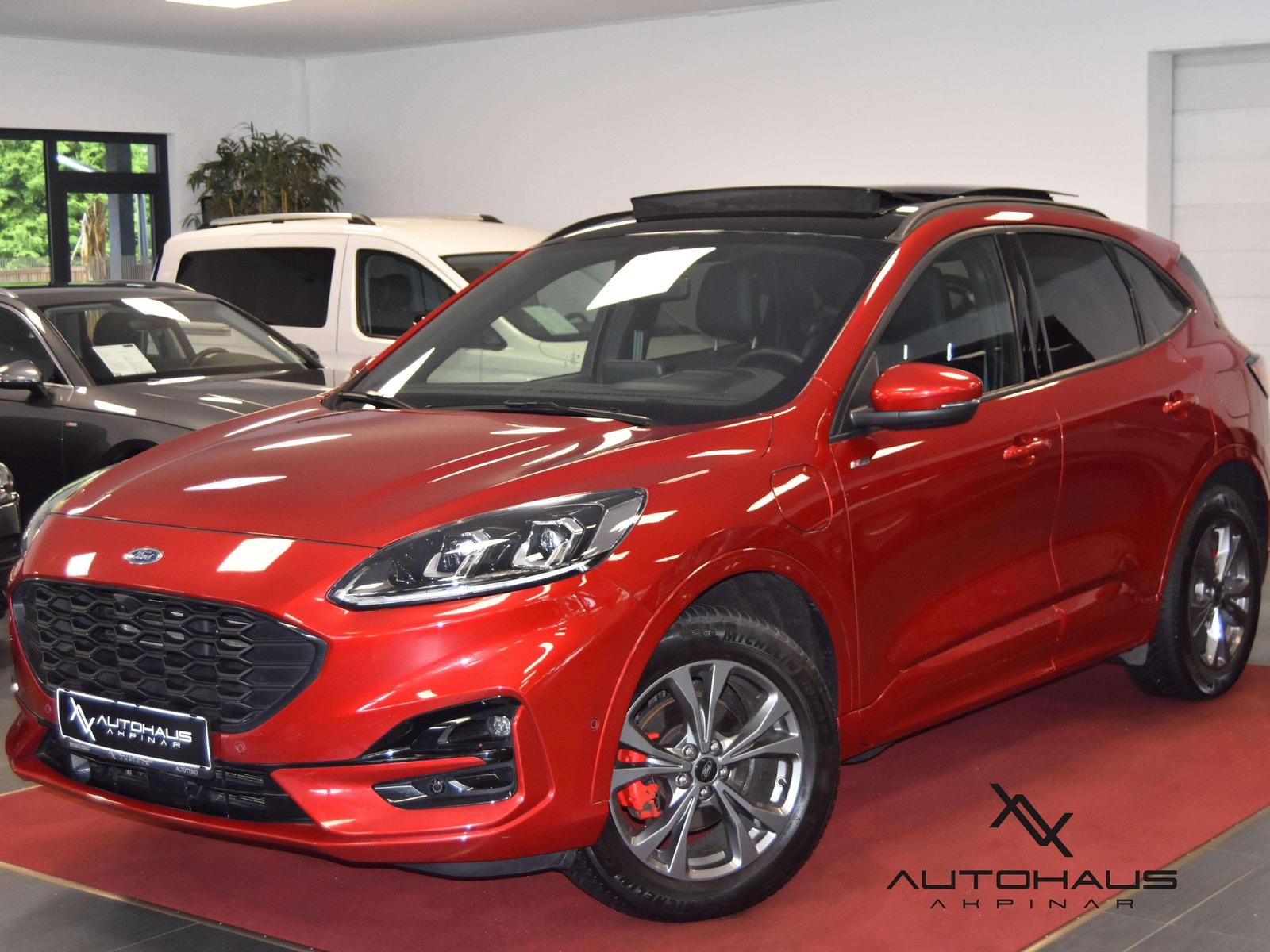 Ford Kuga Plug-In Hybrid ST-Line X PANO ACC 1HAND