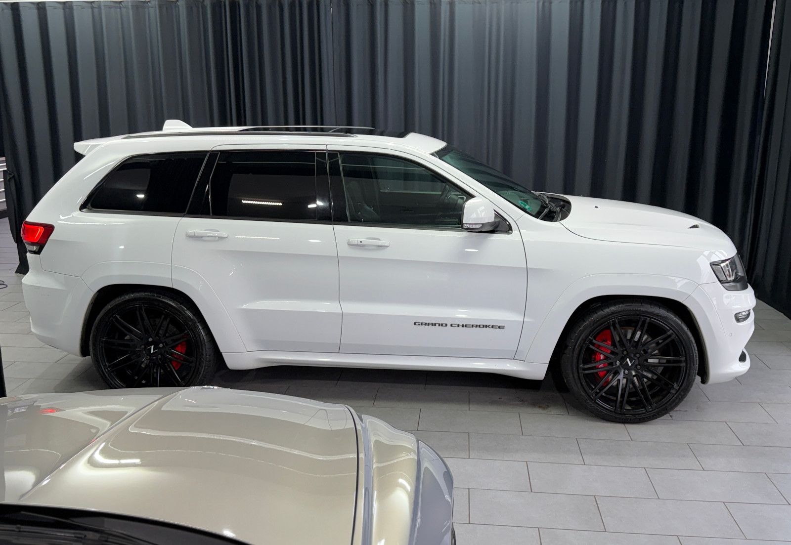 Fahrzeugabbildung Jeep Grand Cherokee 6.4 V8 HEMI SRT|H&K|D-FZG|