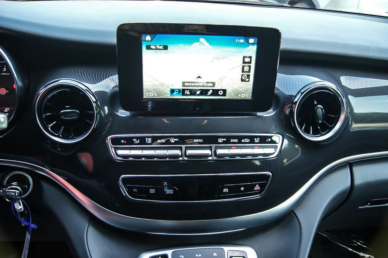 Fahrzeugabbildung Mercedes-Benz V 250 d EDITION AMG MBUX 7-SITZE IQ-LED KAMERA