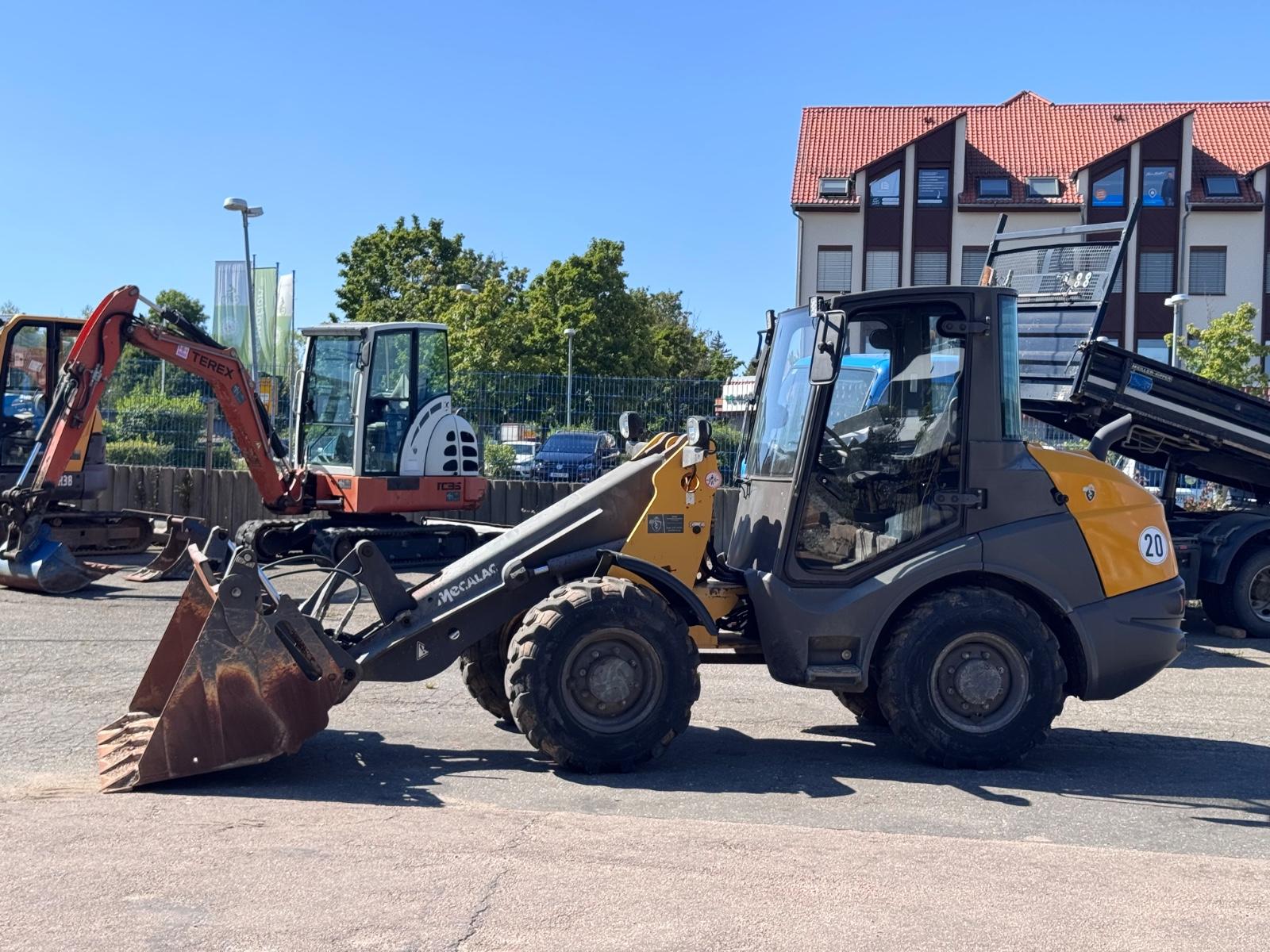 MECALAC Ahlmann AX 700, PG, 4-in 1 , 1800BH,ZW75 Hitachi