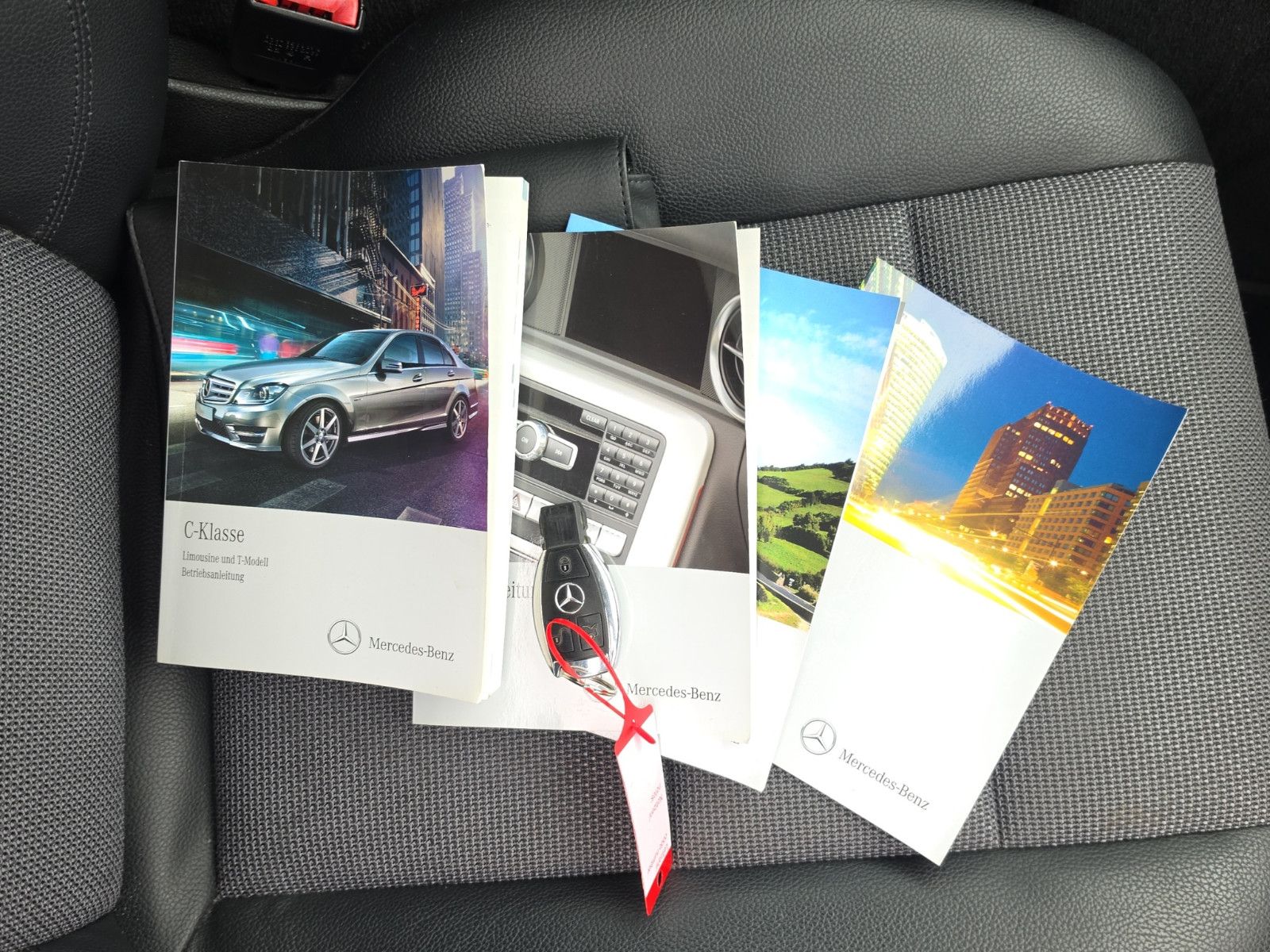 Fahrzeugabbildung Mercedes-Benz C 200 CGI BlueEfficiency AVANTGARDE/AUTOMATIK
